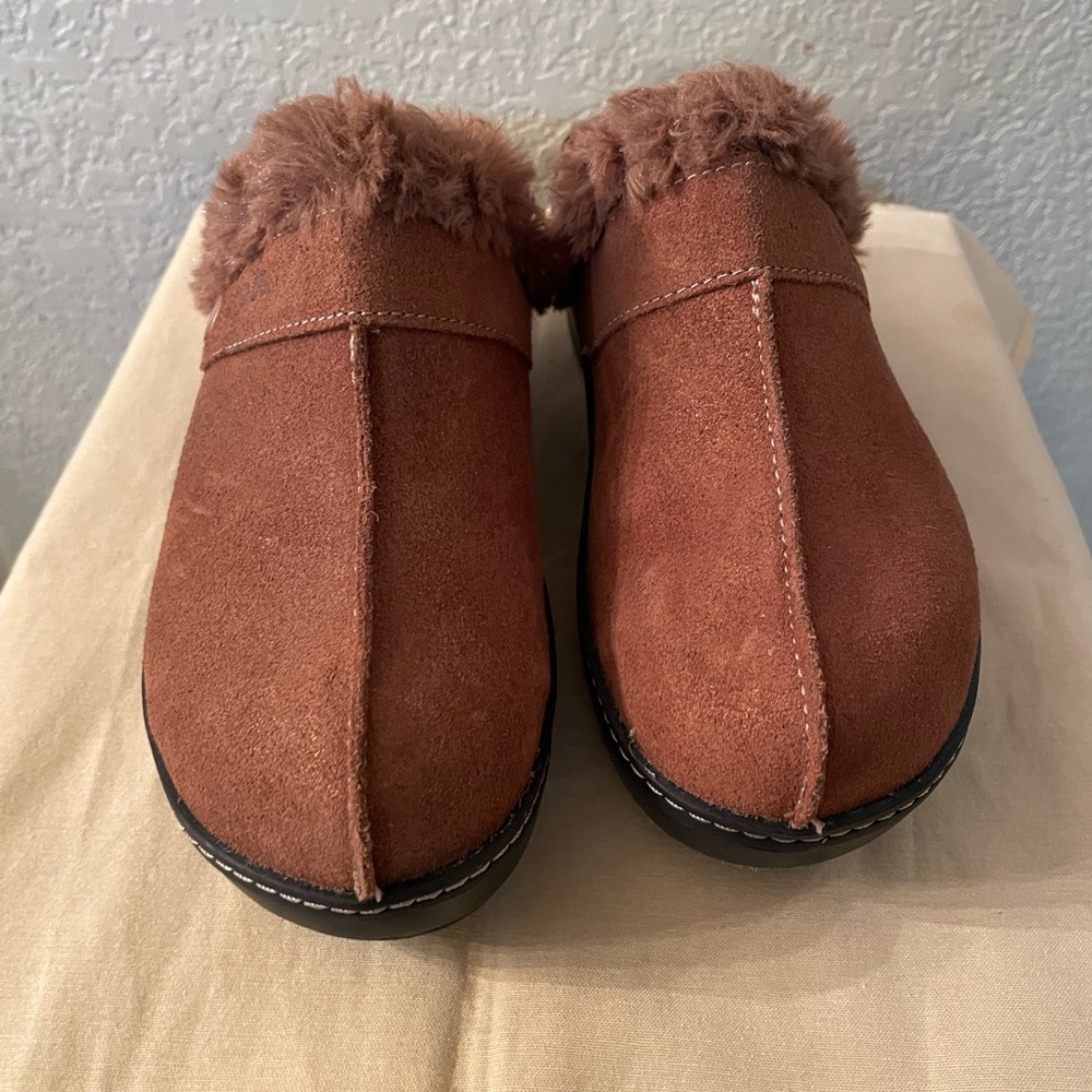 Crocs clogs